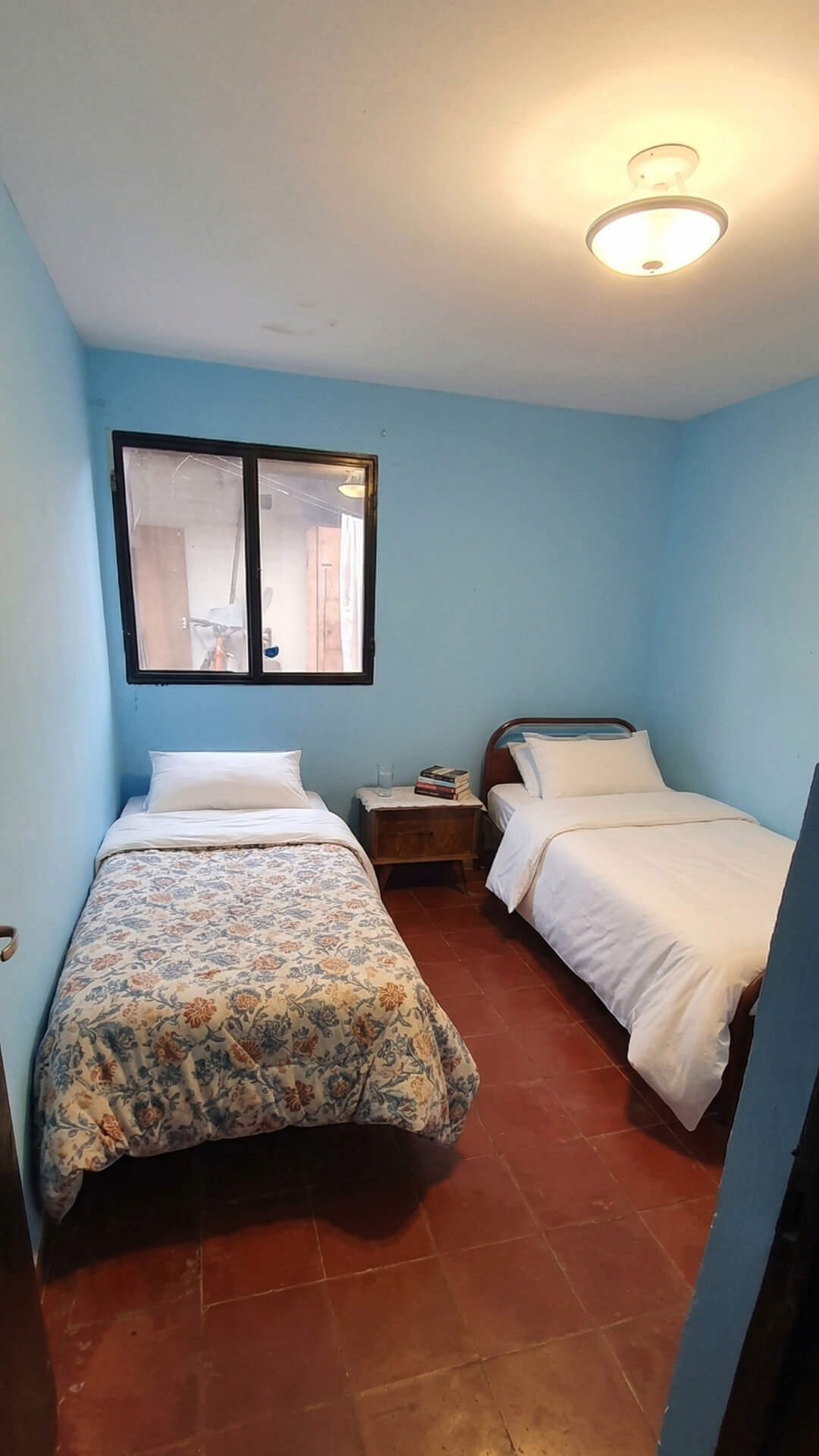 Habitación doble ordenada